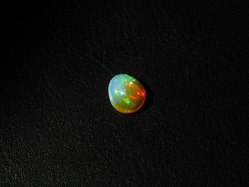 White Opal (WOM01)